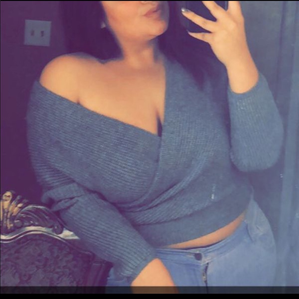 Grey cropped sweater